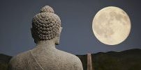 Boeddha en maan