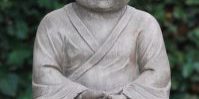 beeld monnik meditatie
